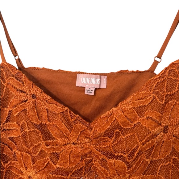 Fadedrose Women's Orange Floral Lace Top - Picture 4 of 8